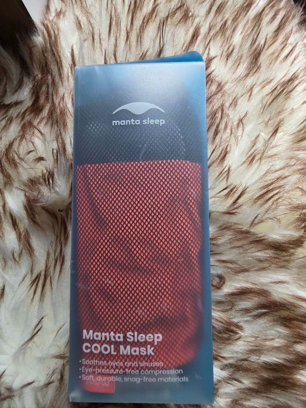Manta Sleep Cool Mask with case and strap